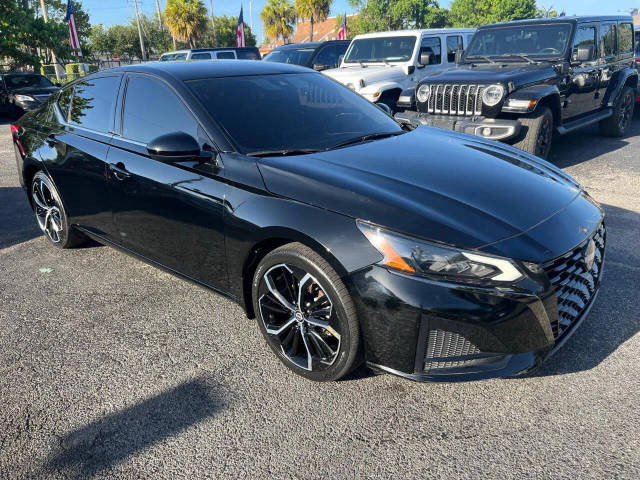 2023 Nissan Altima 2.5 SR FWD photo