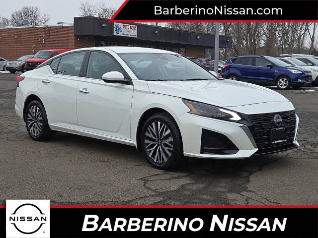 2023 Nissan Altima 2.5 SV AWD photo