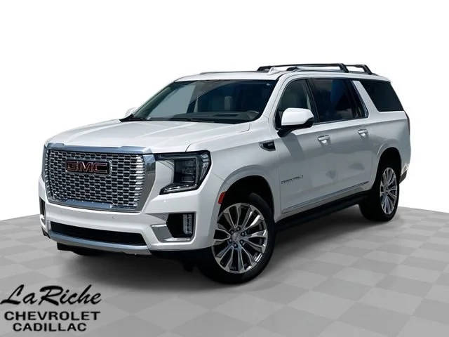 2023 GMC Yukon XL Denali 4WD photo
