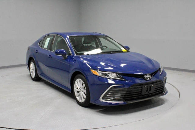 2023 Toyota Camry LE FWD photo