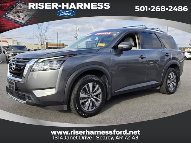 2023 Nissan Pathfinder SL 4WD photo