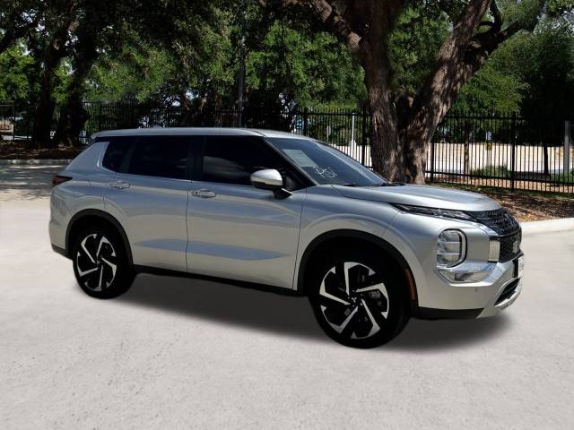 2022 Mitsubishi Outlander SE FWD photo