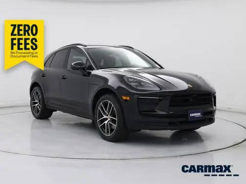 2023 Porsche Macan AWD photo