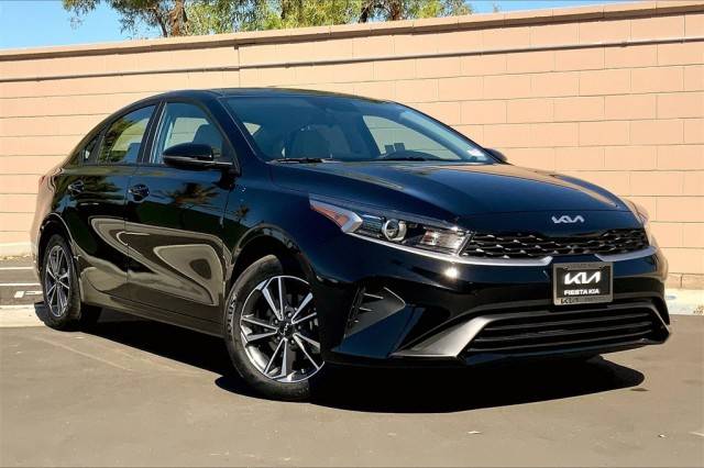 2023 Kia Forte LXS FWD photo