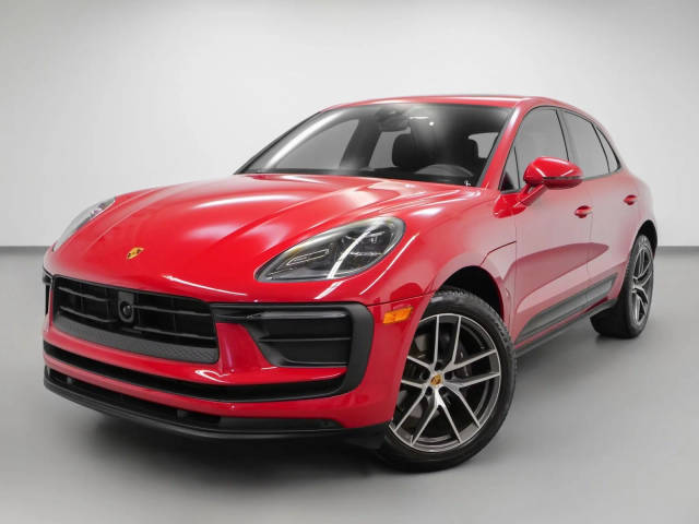 2023 Porsche Macan  AWD photo