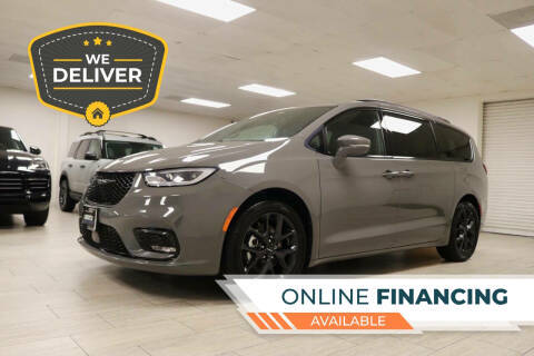 2022 Chrysler Pacifica Minivan Touring L FWD photo