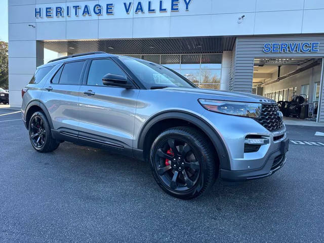 2022 Ford Explorer ST 4WD photo