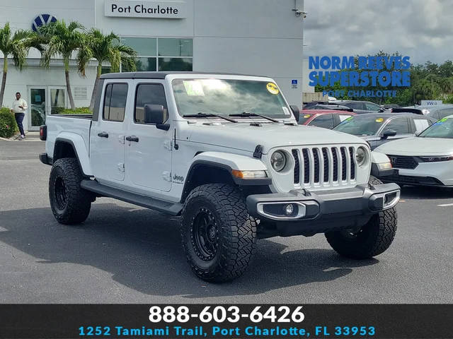 2023 Jeep Gladiator Overland 4WD photo