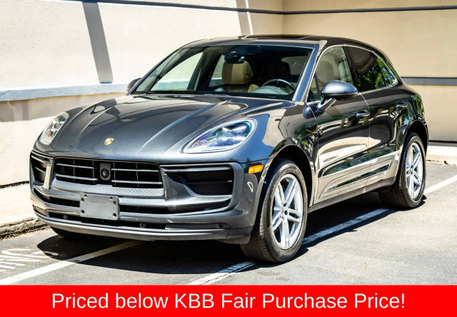 2023 Porsche Macan  AWD photo