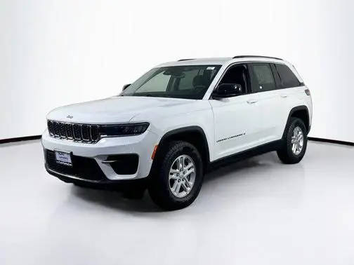 2023 Jeep Grand Cherokee Laredo 4WD photo