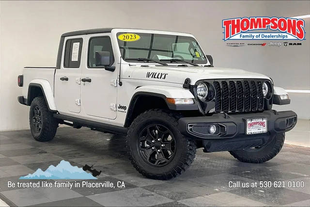 2023 Jeep Gladiator Willys Sport 4WD photo