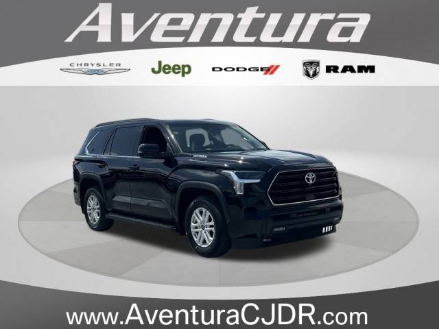 2023 Toyota Sequoia SR5 4WD photo