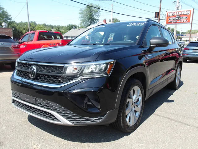 2023 Volkswagen Taos S AWD photo