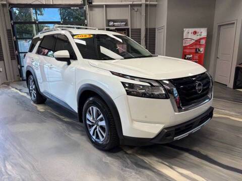 2023 Nissan Pathfinder SL 4WD photo
