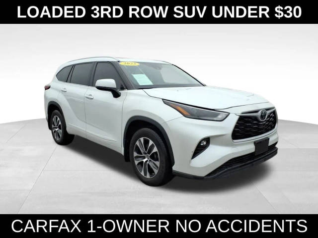 2022 Toyota Highlander XLE AWD photo