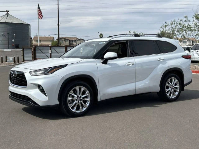 2023 Toyota Highlander L AWD photo