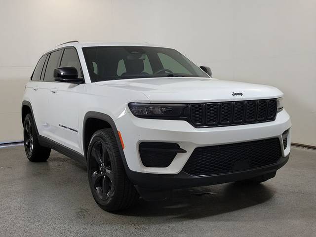 2023 Jeep Grand Cherokee Altitude 4WD photo