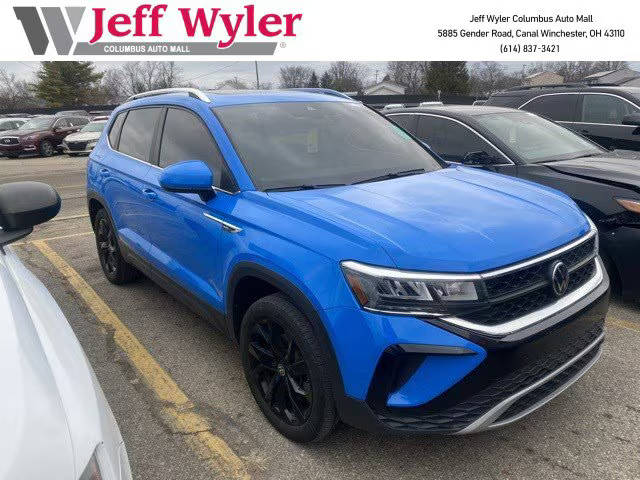 2023 Volkswagen Taos SE AWD photo