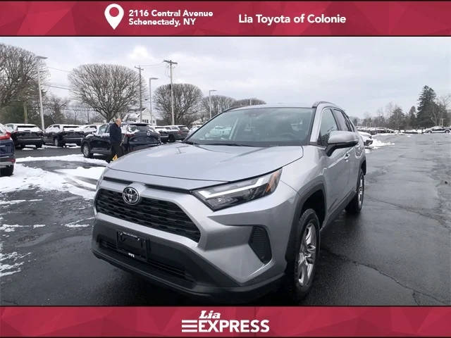 2022 Toyota RAV4 XLE AWD photo