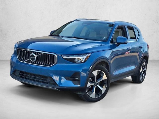 2023 Volvo XC40 Plus Bright Theme AWD photo