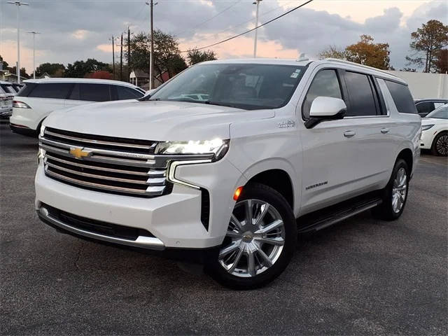 2023 Chevrolet Suburban High Country 4WD photo
