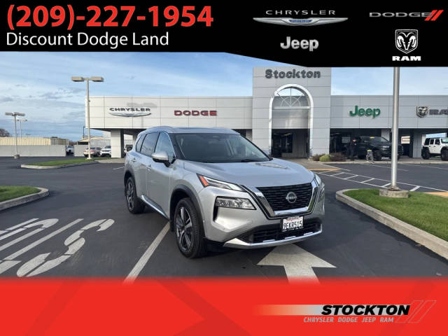 2023 Nissan Rogue Platinum FWD photo