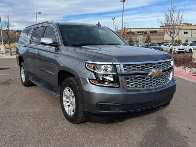 2019 Chevrolet Suburban LT 4WD photo