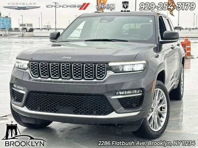 2022 Jeep Grand Cherokee Summit 4WD photo