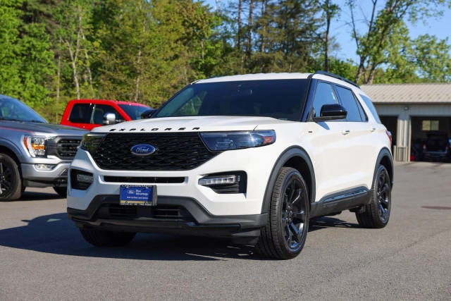 2022 Ford Explorer ST-Line 4WD photo