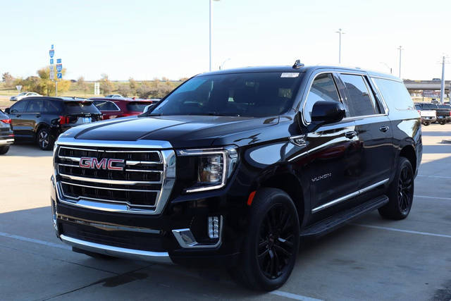 2023 GMC Yukon XL SLT 4WD photo