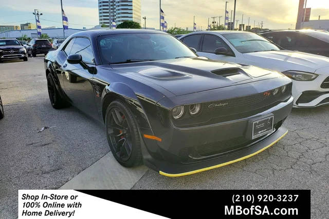 2022 Dodge Challenger R/T Scat Pack Widebody RWD photo