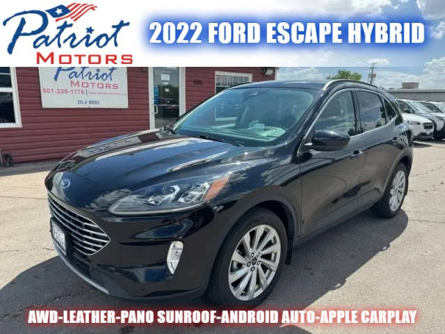 2022 Ford Escape Titanium Hybrid AWD photo
