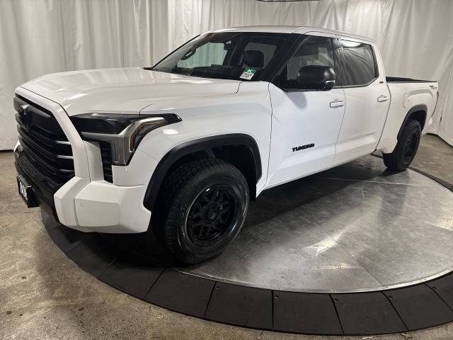 2023 Toyota Tundra SR5 4WD photo