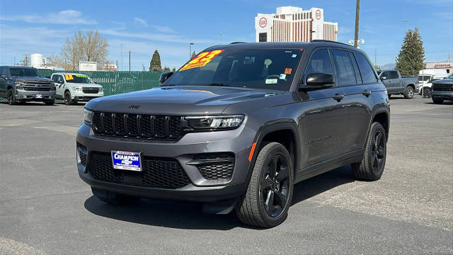 2023 Jeep Grand Cherokee Altitude 4WD photo