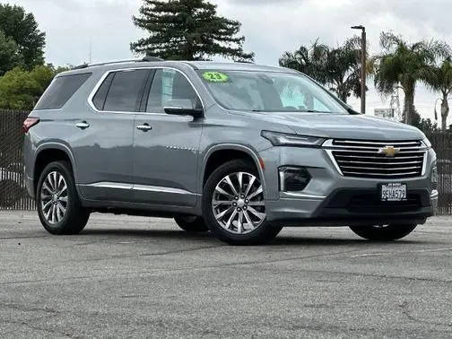 2023 Chevrolet Traverse Premier AWD photo