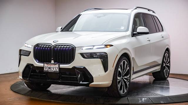 2023 BMW X7 xDrive40i AWD photo