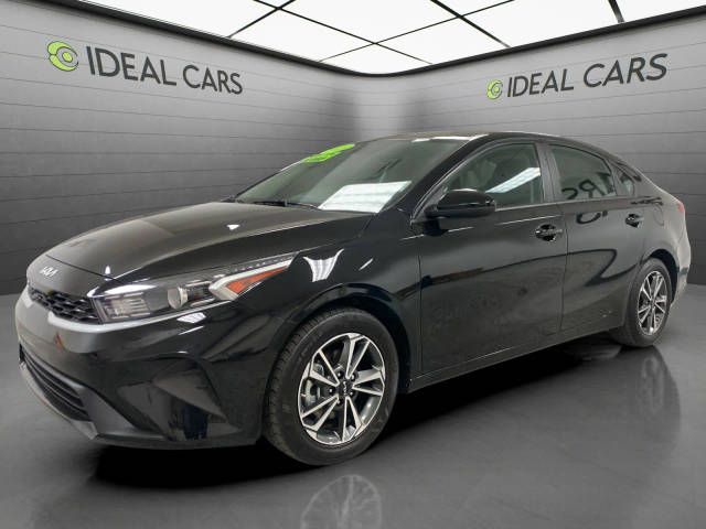 2023 Kia Forte LXS FWD photo