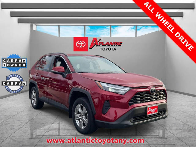2022 Toyota RAV4 XLE AWD photo