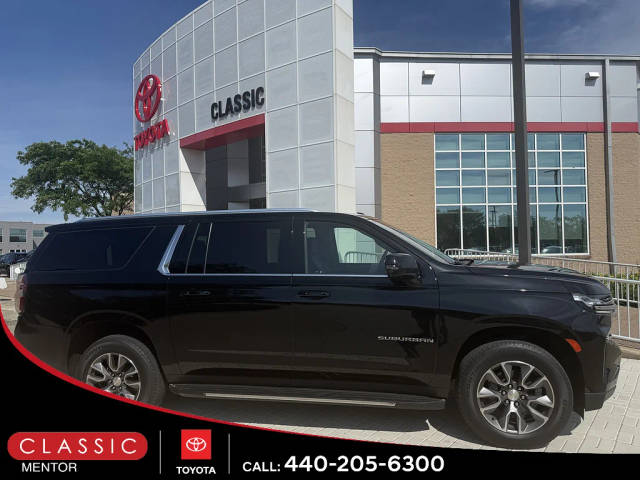 2022 Chevrolet Suburban LT 4WD photo