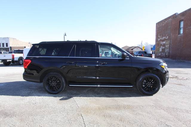 2022 Ford Expedition Max XLT 4WD photo