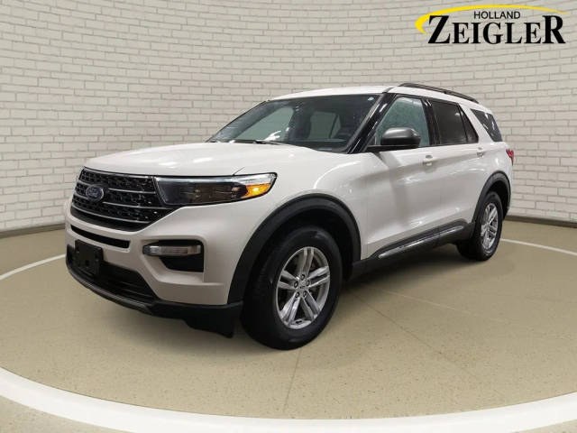 2022 Ford Explorer XLT 4WD photo