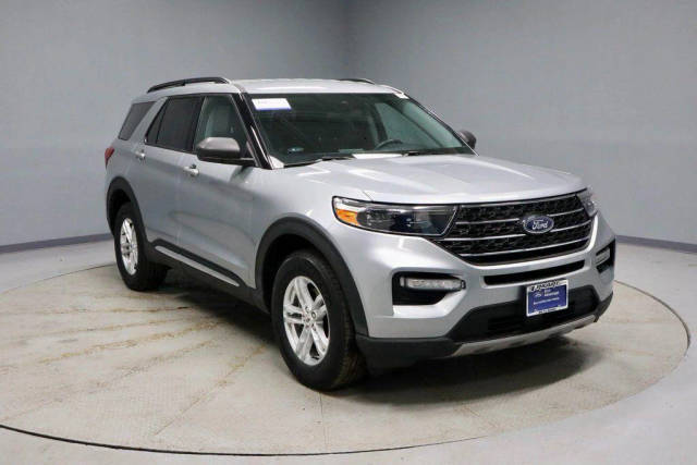 2022 Ford Explorer XLT 4WD photo