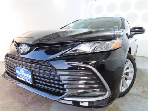 2023 Toyota Camry LE FWD photo