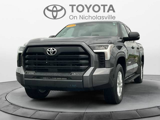 2023 Toyota Tundra SR5 4WD photo