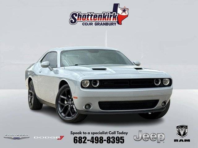 2022 Dodge Challenger SXT RWD photo