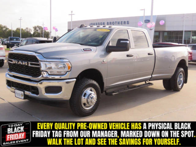 2023 Ram 3500 Tradesman 4WD photo