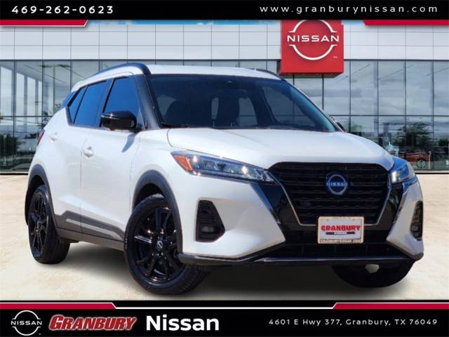 2023 Nissan Kicks SR FWD photo