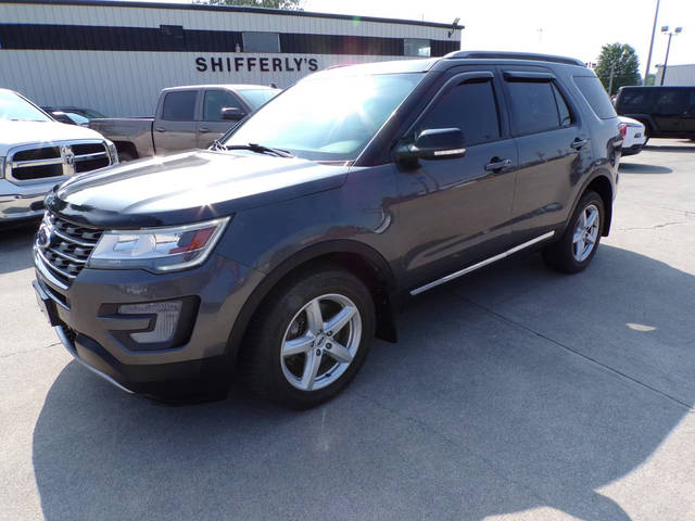 2017 Ford Explorer XLT 4WD photo