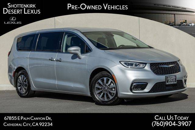 2022 Chrysler Pacifica Minivan Hybrid Touring L FWD photo