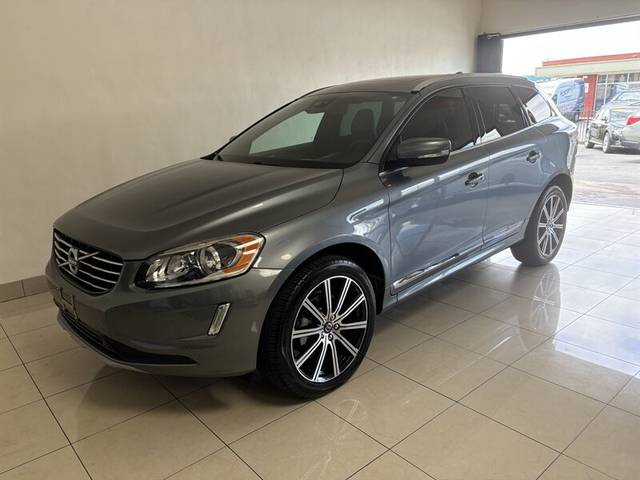 2016 Volvo XC60 T6 Drive-E FWD photo